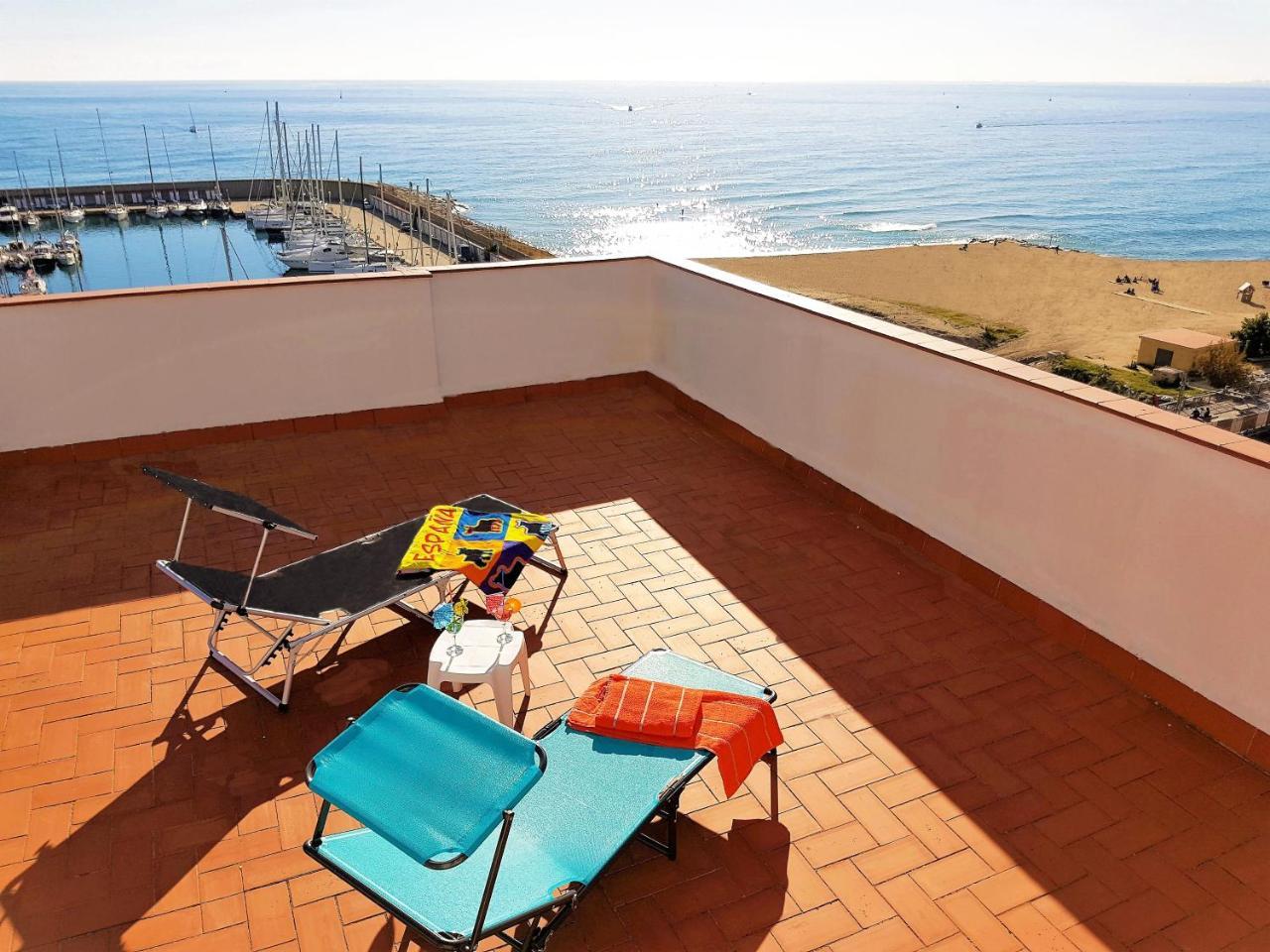 Marina Port & Beach-Apartment El El Masnou Dış mekan fotoğraf